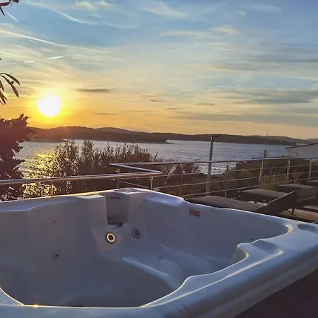 Dream View Penthouse With Jacuzzi *