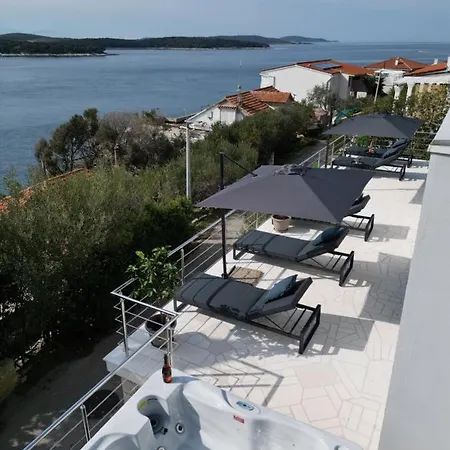 Dream View Penthouse With Jacuzzi