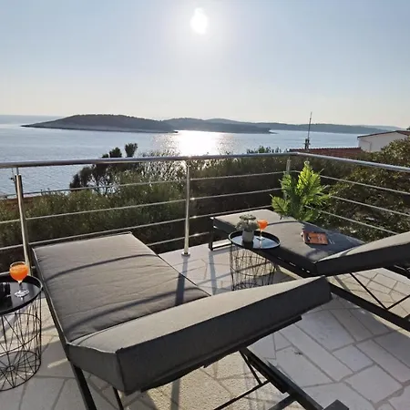 Dream View Penthouse With Jacuzzi Appartamento Hvar Town
